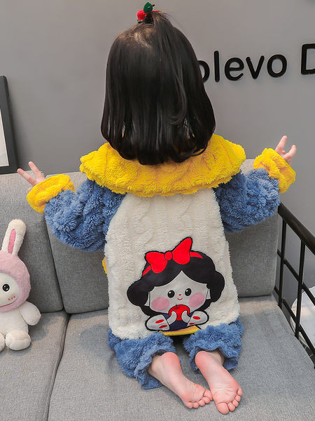 Zimné pyžamo pre dievčatá s aplikáciou