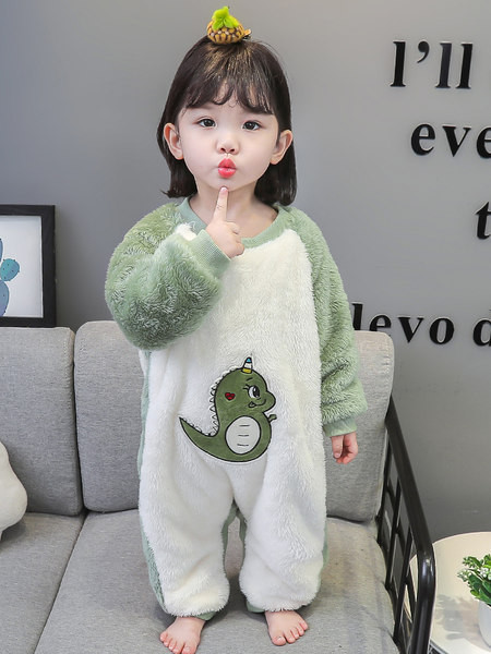 Plišana pidžama s vezom