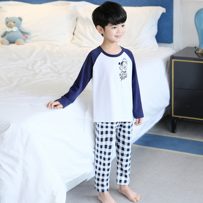 Detské pyžamo pre chlapcov s aplikáciou a nápisom