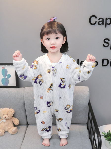 Plyšové pyžamo so zipsom v štýle romper