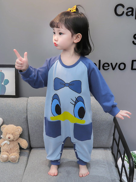 Dievčenský overal s dlhým rukávom a aplikáciou