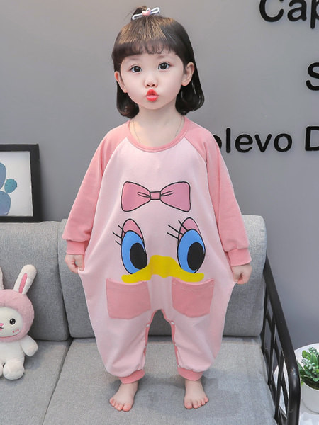 Dievčenský overal s dlhým rukávom a aplikáciou