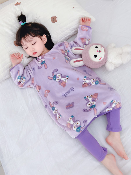 Nový model detského pyžama typu romper s dlhými rukávmi