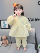 Dvojdielne teplé páperové pyžamo s čipkou