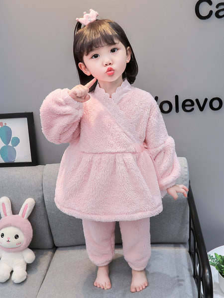 Dvojdielne teplé páperové pyžamo s čipkou