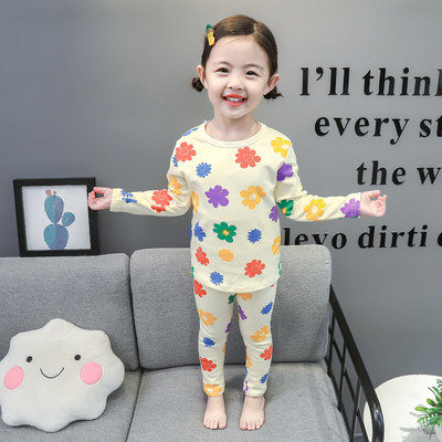 Detské pyžamo s kvetinovým vzorom pre dievčatá - dvojdielne