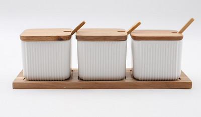 Drevený kryt, severská kuchynská soľnička, pruhovaná keramická nádržka na korenie, sada fliaš na olej, ľahká matná koreniaca krabička