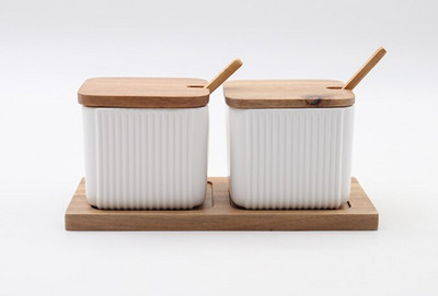 Drevený kryt, severská kuchynská soľnička, pruhovaná keramická nádržka na korenie, sada fliaš na olej, ľahká matná koreniaca krabička