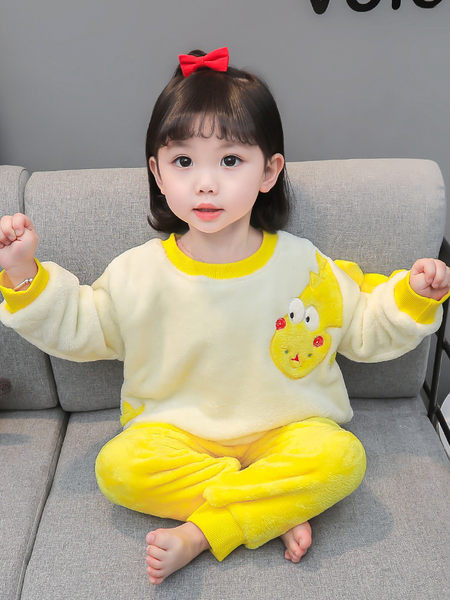 Dvojdielne plyšové pyžamo s aplikáciou pre dievčatá