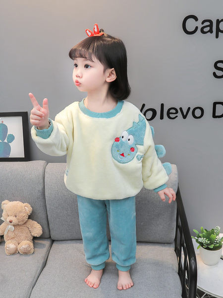 Dvojdielne plyšové pyžamo s aplikáciou pre dievčatá