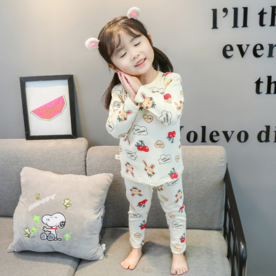 Detské farebné pyžamo s aplikáciou pre dievčatá