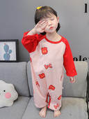 Detské pyžamo pre dievčatá - s oválnym výstrihom