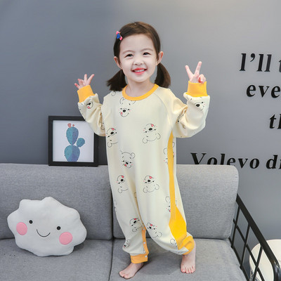 Pyžamo pre dievčatá s oválnym výstrihom a alicizáciou