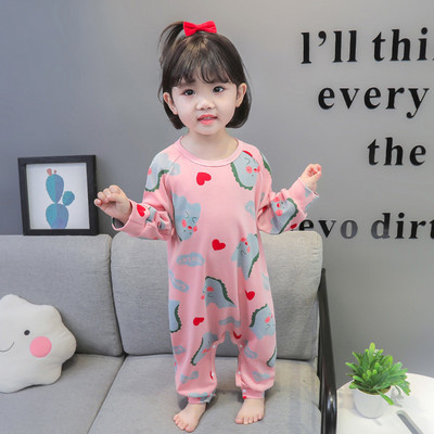 Bavlnený pyžamový overal s kvetinovou potlačou