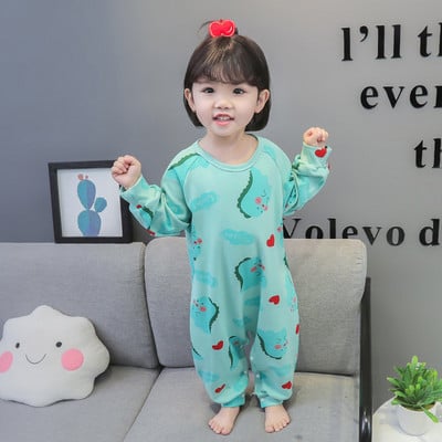 Bavlnený pyžamový overal s kvetinovou potlačou