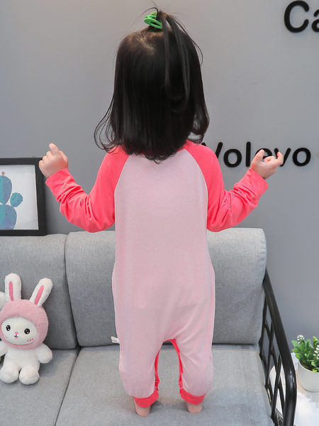 Detské jednodielne pyžamo s potlačou a gombíkmi pre dievčatá