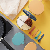 Keturi viename su šaukštu Prieskonių stiklainis Virtuvės tvarkyklė Įrankiai Dėžutės Prieskoniai Skaidrus Cukrus Druska Virtuvės reikmenys