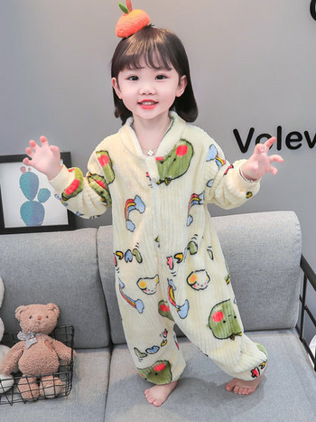 Детска пижама за момичета с V-образно деколте