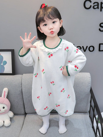Детска пижама тип ромпър с овално деколте
