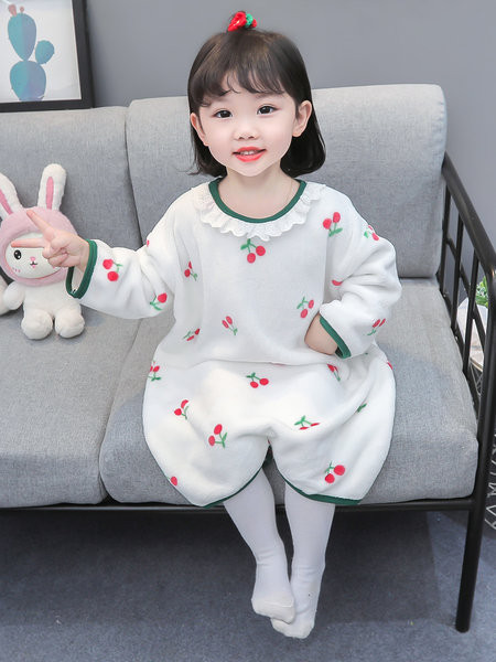 Vaikiška šliaužtinuko tipo pižama su ovalia iškirpte