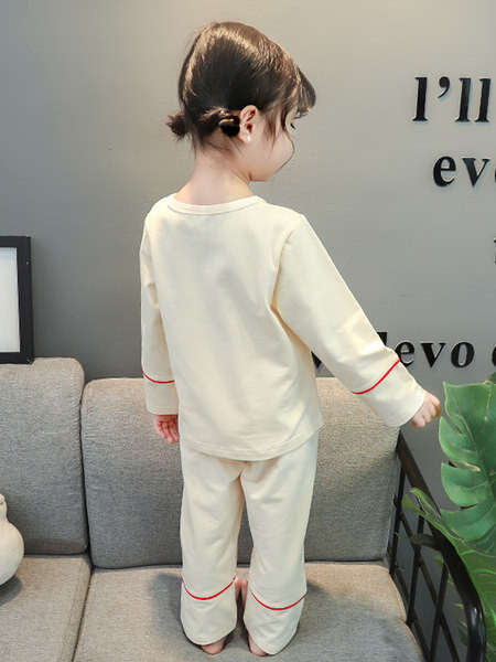 Bavlnené pyžamo s kvetinovým vzorom pre dievčatá