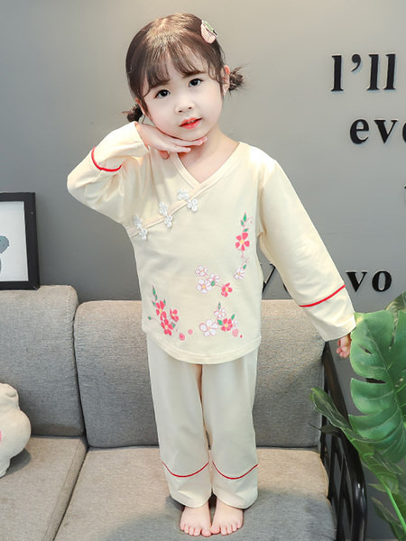 Bavlnené pyžamo s kvetinovým vzorom pre dievčatá