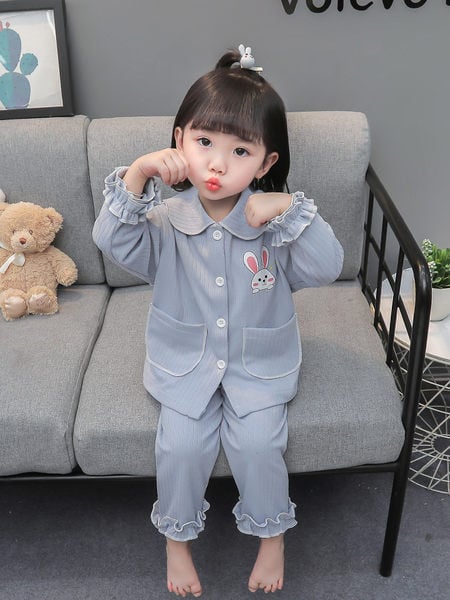 Dievčenské dvojdielne pyžamo s vreckom a golierom