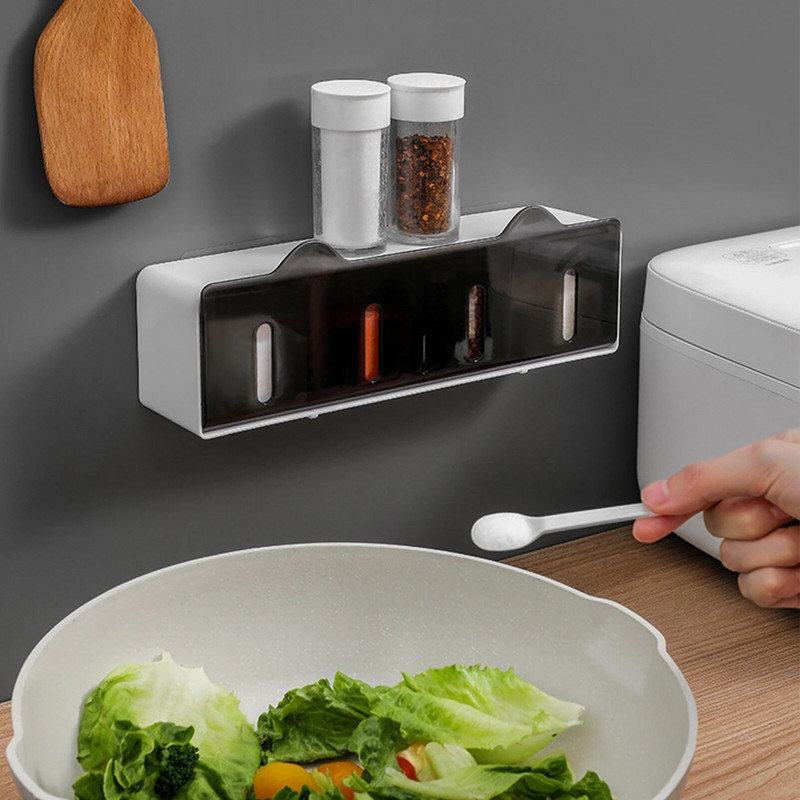 Kuchynský stojan na koreniny, korenie a soľ, sada dóz s korením a organizér na korenie s lyžičkami.