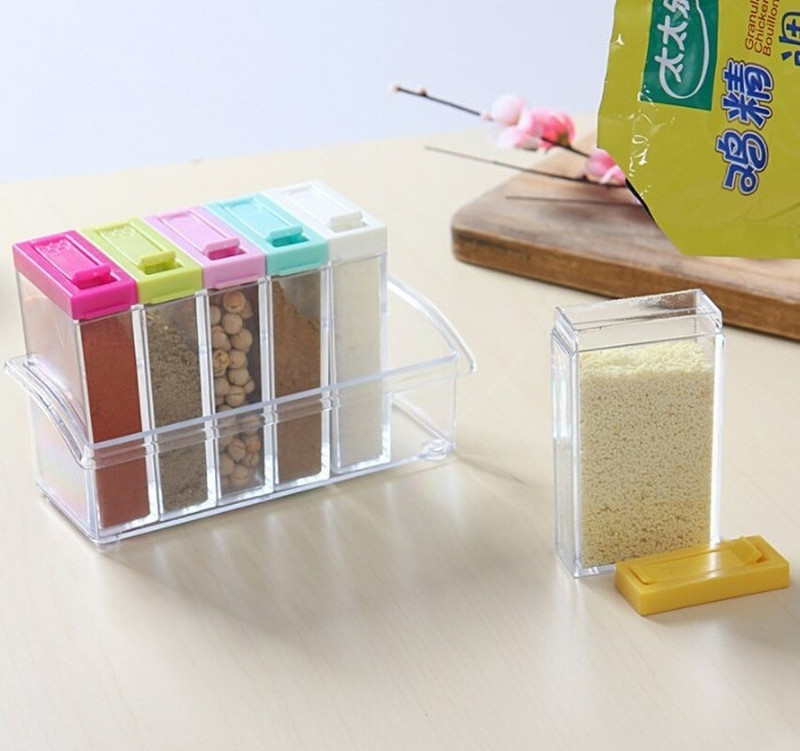 Šešių dalių plastikinė prieskonių dėžutė prieskonių buteliukas kanistras prieskonių rinkinys virtuvės prieskonių indelis prieskonių dėžutės organizatorius pipirų purkštuvas