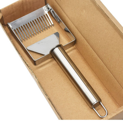 Včelárske nástroje, škrabka na med, drevená rukoväť, nerezová oceľ, odviečkovacie vidličky, včelí úľ, nástroj na med.