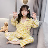 Detské kockované pyžamo pre dievčatá s klasickým golierom a vreckom