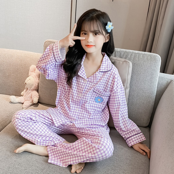 Detské kockované pyžamo pre dievčatá s klasickým golierom a vreckom