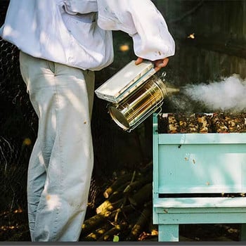 1Pcs Beekeeping Smoker Beekeeper Ръчен комплект от неръждаема стомана Bee Smoke Transmiter Пчеларски инструмент Пчеларска димна пръскачка