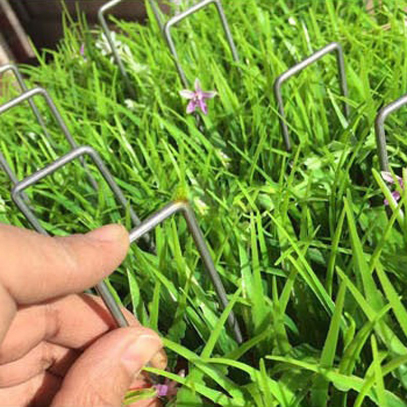 Záhradné klince v tvare U, umelý trávnik, kolíky v tvare U, kovové pozinkované kolíky, zošívacie kolíky, žiarové zinkovanie, záhradné doplnky