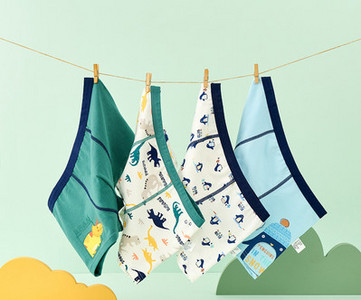 Keturių vaikiškų bokserių kelnaičių komplektas su skirtingais raštais berniukams