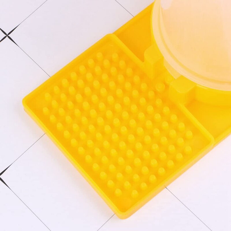 Včelárstvo Včelí úľ Napájadlo do včelích hniezd Vchod do včelárskeho vybavenia