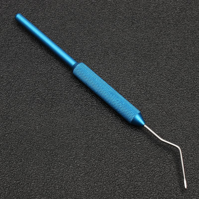 155 ks plastových systémov na odchov kráľovien, kultivačných boxov, bunkových pohárov, klietok na chytanie včiel, včelárske náradie a vybavenie