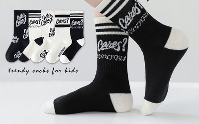 Vaikiški apatiniai berniukams, kojinių tipo, kitokiu raštu