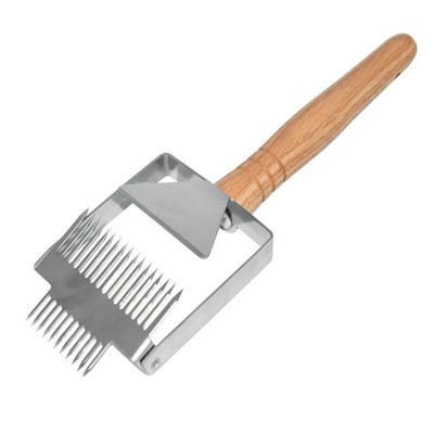 Včelársky nôž z nehrdzavejúcej ocele, vidlička na odviečkovanie úľov, škrabka na lopatu, vidlička na med, hrebeň na med, dvojitá ihla, škrabka na včely.