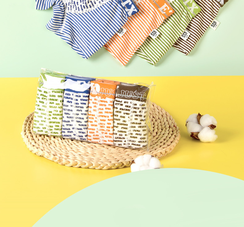 Berniukiški dryžuoti bokseriniai šortai su užrašais