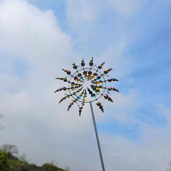 Външна магическа метална вятърна мелница Мощна въртяща се скулптура Творческо градинарство Външна градинска декорация Вятърна мелница Дворна морава
