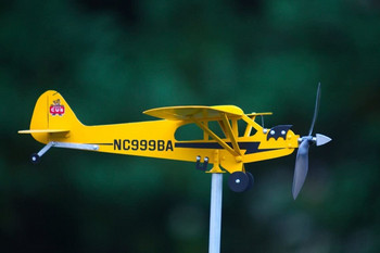 Piper J3 Cub Airplane Weathervane Външен градински самолет Weather Vane Plug Decor Wind Spinners Roof Plug-in Градинска декорация