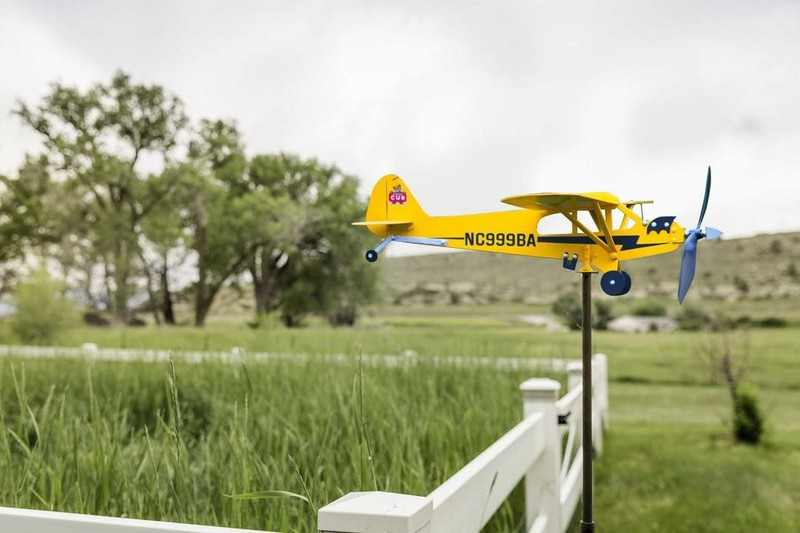 3D Piper J3 Cub Wind Spinner Avion Metal Avion Giruetă în aer liber Acoperiș Indicator de direcție a vântului Weather Vane Decor de grădină