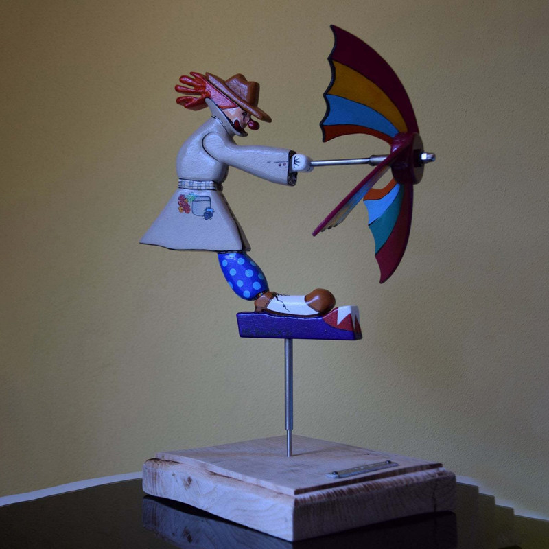 Záhradná dekorácia, kreatívna dekorácia s klaunom a veterným mlynom, drevená záhradná dekorácia, záhradné sochy a sochy, zábavná vonkajšia figúrka.