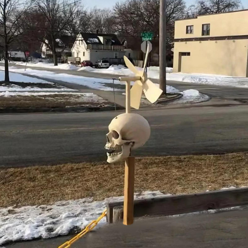 Helovino kaukolės sūkurys vėjo suktukas lauko sodo galvos ornamentas skeletas vėjo malūnas Helovino suktukas namų kiemo kaukolė gruodis V7V0