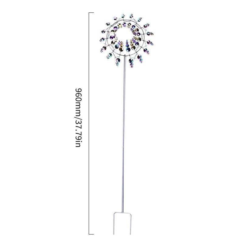 Magický farebný kovový veterný mlyn, jedinečný vonkajší veterný mlyn, otáčajúce sa lapače vetra, nádvorie, terasa, trávnik, záhrada, dekorácia, vonkajšia