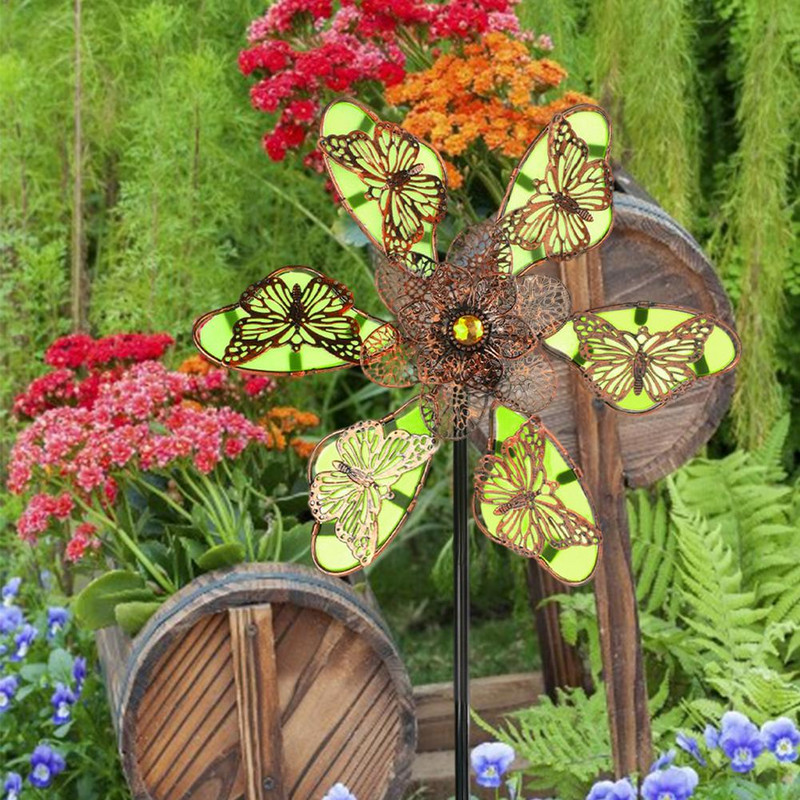 Metalinis kiemo vėjo suktukas Daugiaspalvis apšvietimas drugelio formos vėjo malūnas su stovinčiu stulpu, skirtas lauko kiemo kiemo vejai dekoruoti