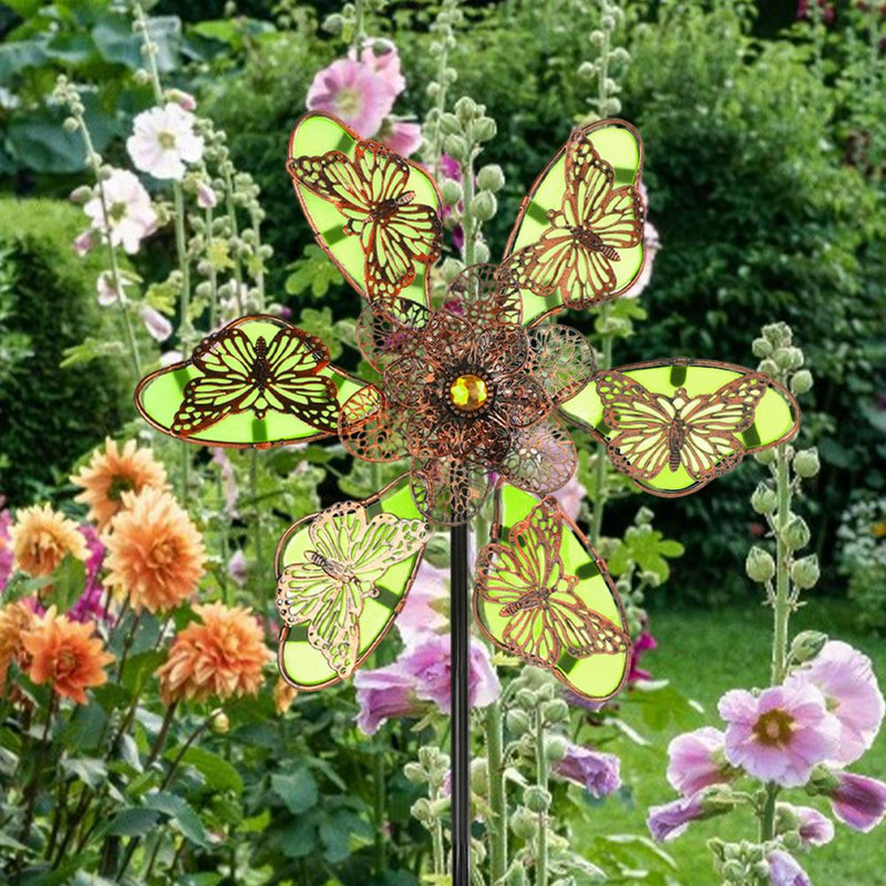 Metalinis kiemo vėjo suktukas Daugiaspalvis apšvietimas drugelio formos vėjo malūnas su stovinčiu stulpu, skirtas lauko kiemo kiemo vejai dekoruoti