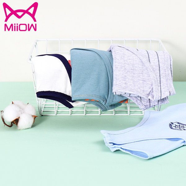 Vaikiški apatiniai apatiniai su kitokiu raštu berniukams