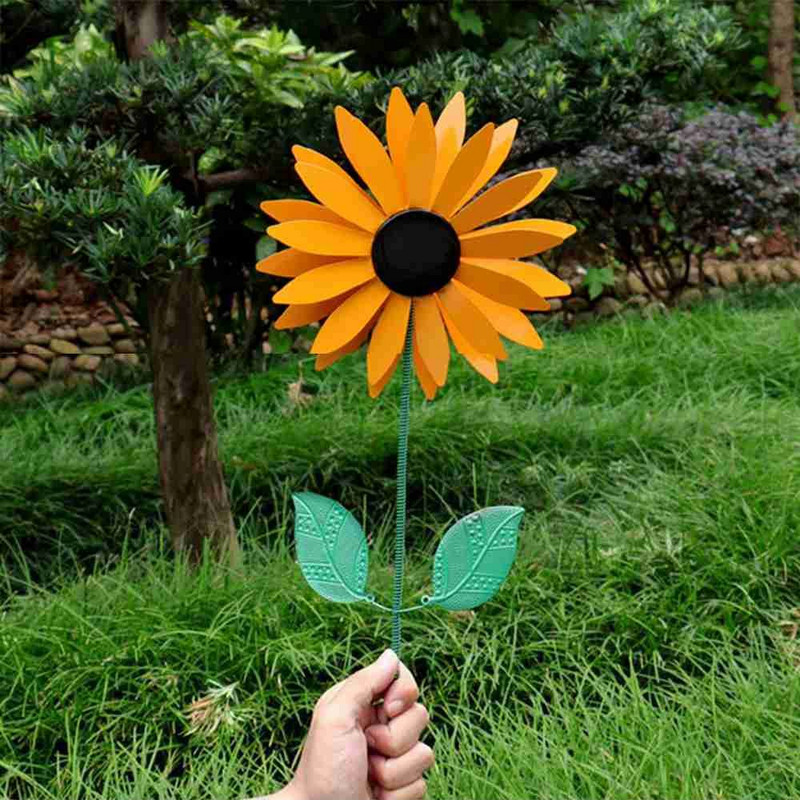 Namų sodas su kuoliuku, besisukančio kiemo puošmena Vėjo malūnėlis Saulėgrąžos Vėjo suktukas Vėjo posūkis vejos gėlė